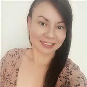 Profesora de matematicas y financiera que desea que los niños desde pequeños aprendan a manejar las finanzas